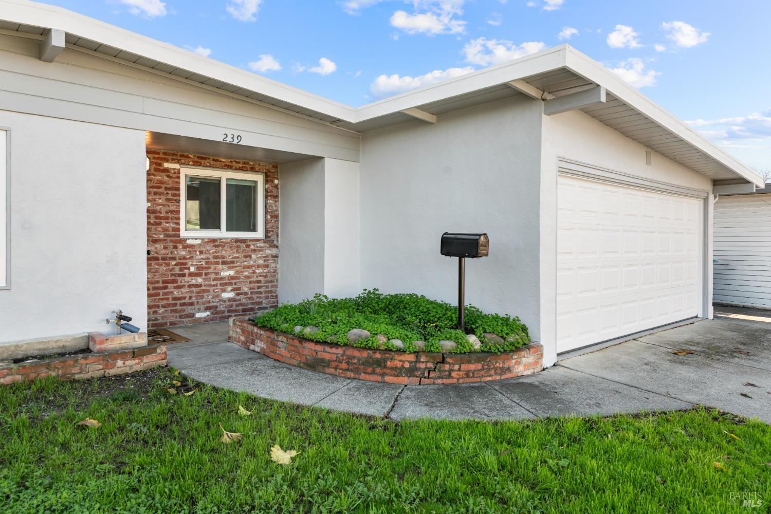 Vacaville, California, 95688, United States, 3 Bedrooms Bedrooms, ,2 BathroomsBathrooms,Residential,For Sale,2009088