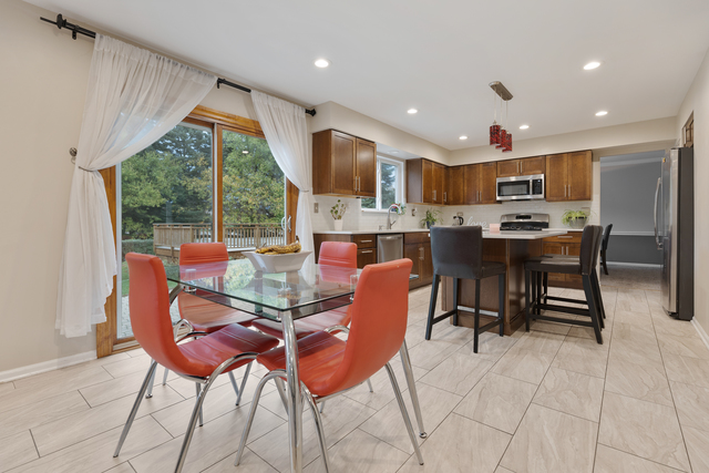 Elgin, Illinois, 60124, United States, 5 Bedrooms Bedrooms, ,3 BathroomsBathrooms,Residential,For Sale,1983976