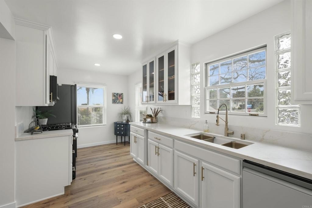 San Diego, California, 92107, United States, 3 Bedrooms Bedrooms, ,2 BathroomsBathrooms,Residential,For Sale,1908264
