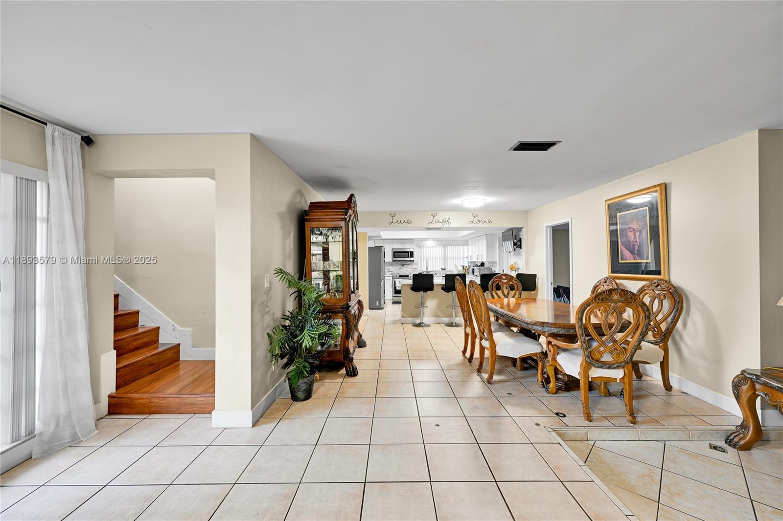 Miami Gardens, Florida, 33169, United States, 5 Bedrooms Bedrooms, ,2 BathroomsBathrooms,Residential,For Sale,1977274