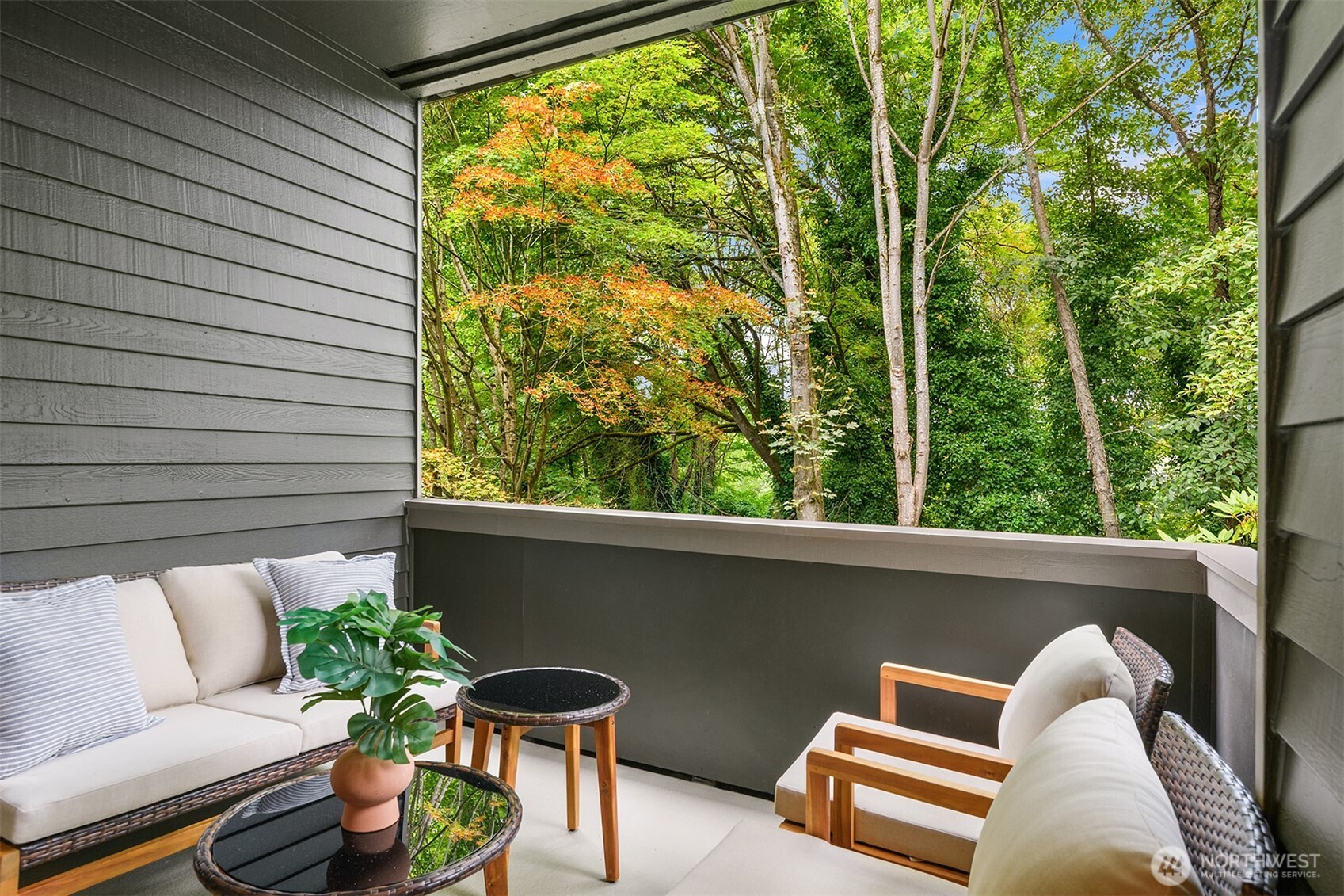 Seattle, Washington, 98109, United States, 2 Bedrooms Bedrooms, ,1 BathroomBathrooms,Residential,For Sale,1903752