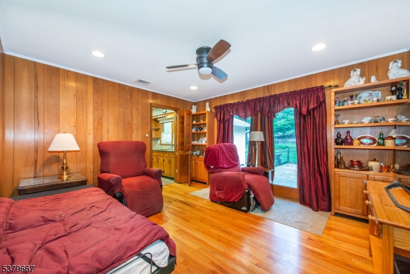 Parsippany-Troy Hills Twp., New Jersey, 07950, United States, 3 Bedrooms Bedrooms, ,4 BathroomsBathrooms,Residential,For Sale,1926193
