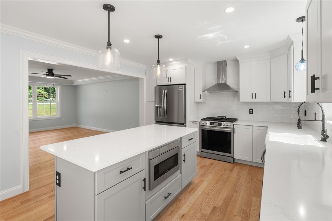 Cumberland, Rhode Island, 02864, United States, 3 Bedrooms Bedrooms, ,3 BathroomsBathrooms,Residential,For Sale,1991986