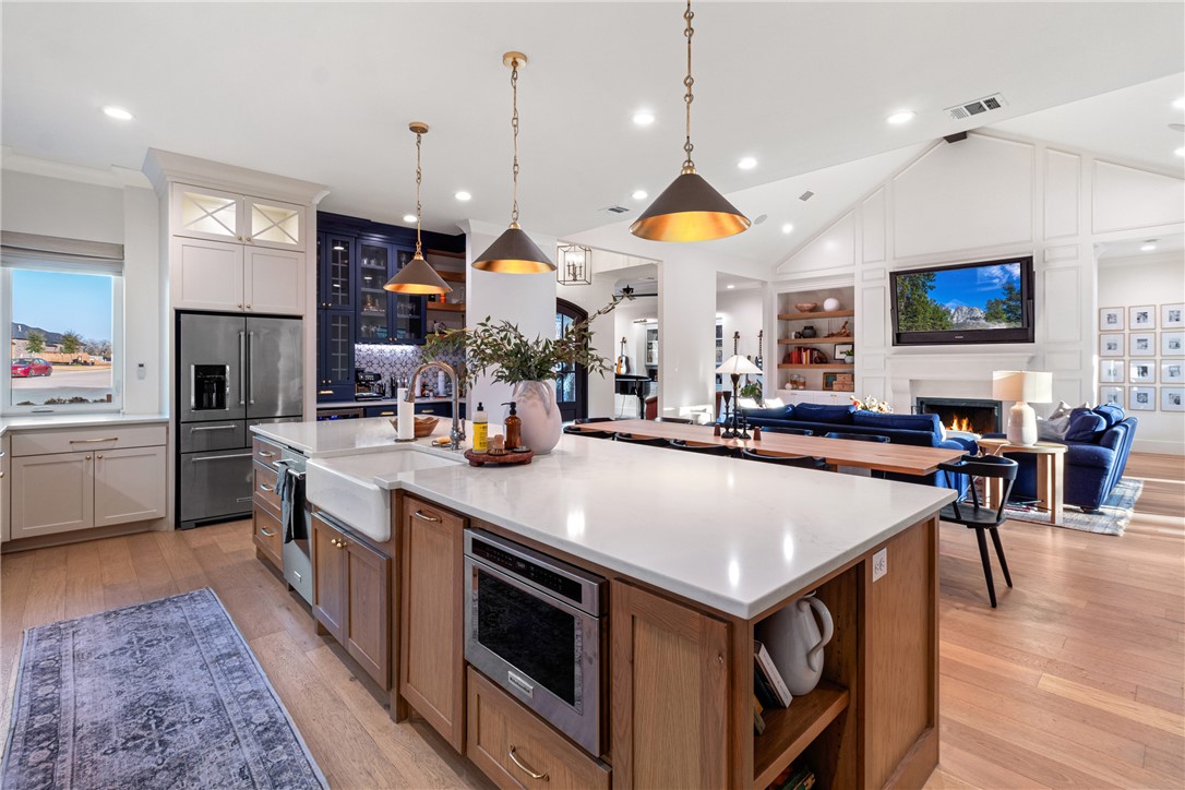 College Station, Texas, 77845, United States, 4 Bedrooms Bedrooms, ,5 BathroomsBathrooms,Residential,For Sale,1713774