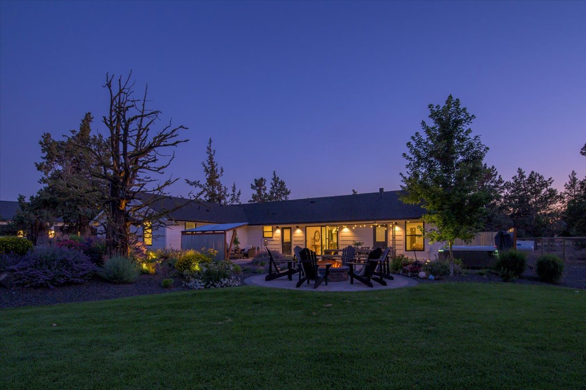 Redmond, Oregon, 97756, United States, 4 Bedrooms Bedrooms, ,3 BathroomsBathrooms,Residential,For Sale,1901092