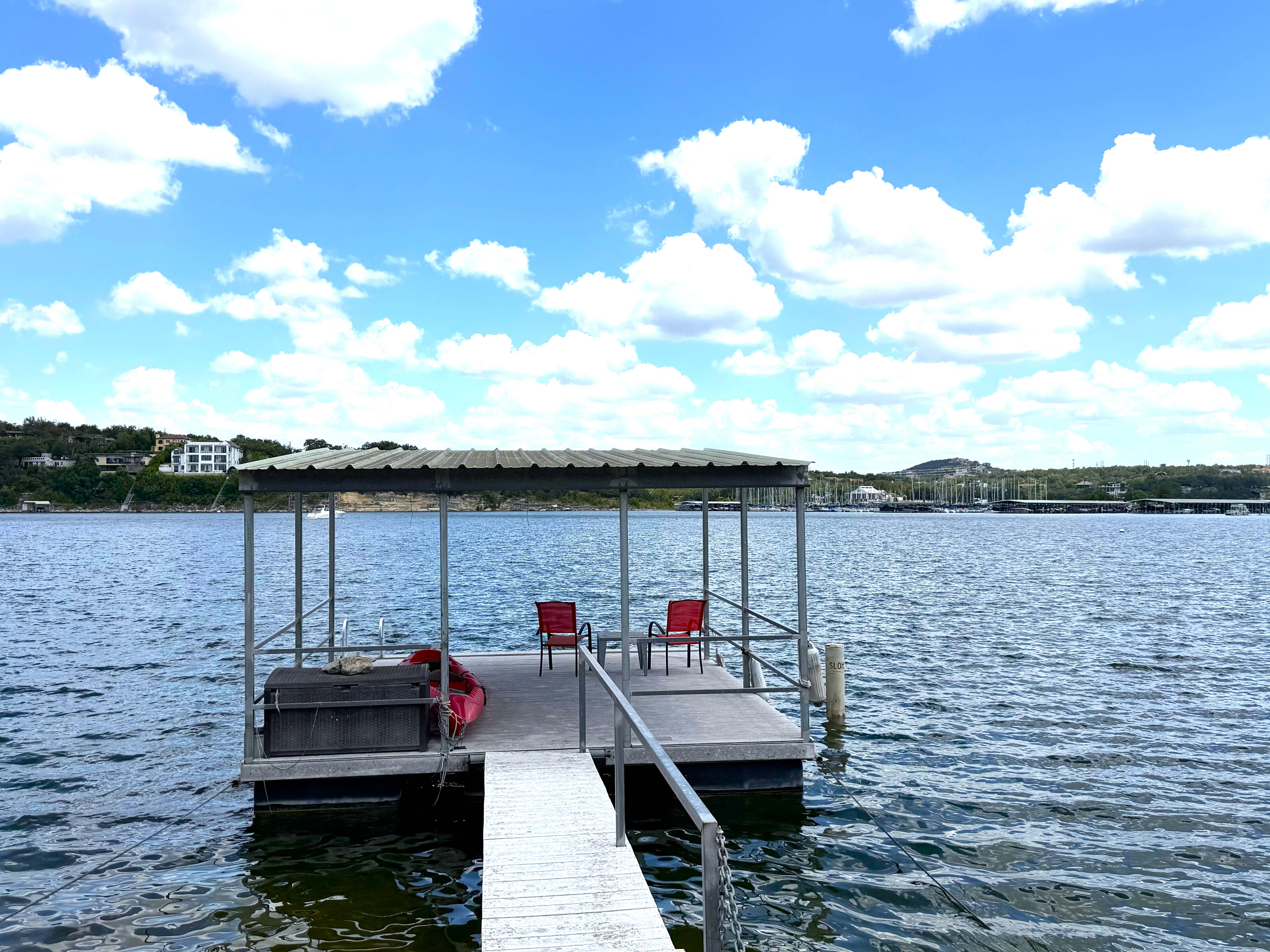  JUST LISTED - Charming lakefront retreat on Lake Travis - 物件實景