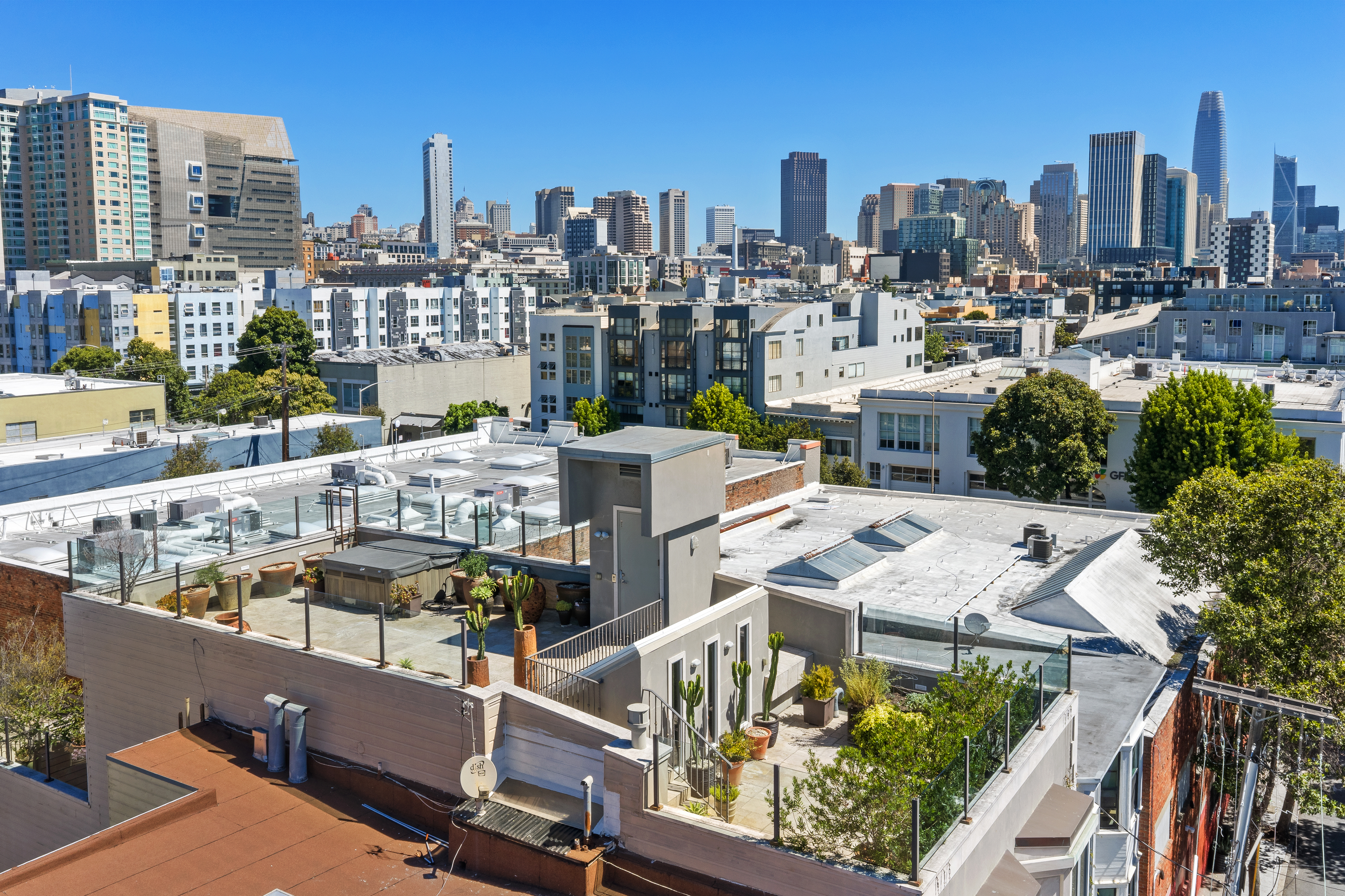  Spectacular Renovated SOMA Home with Rare Museum-Like 7-Car Garage - 物件實景