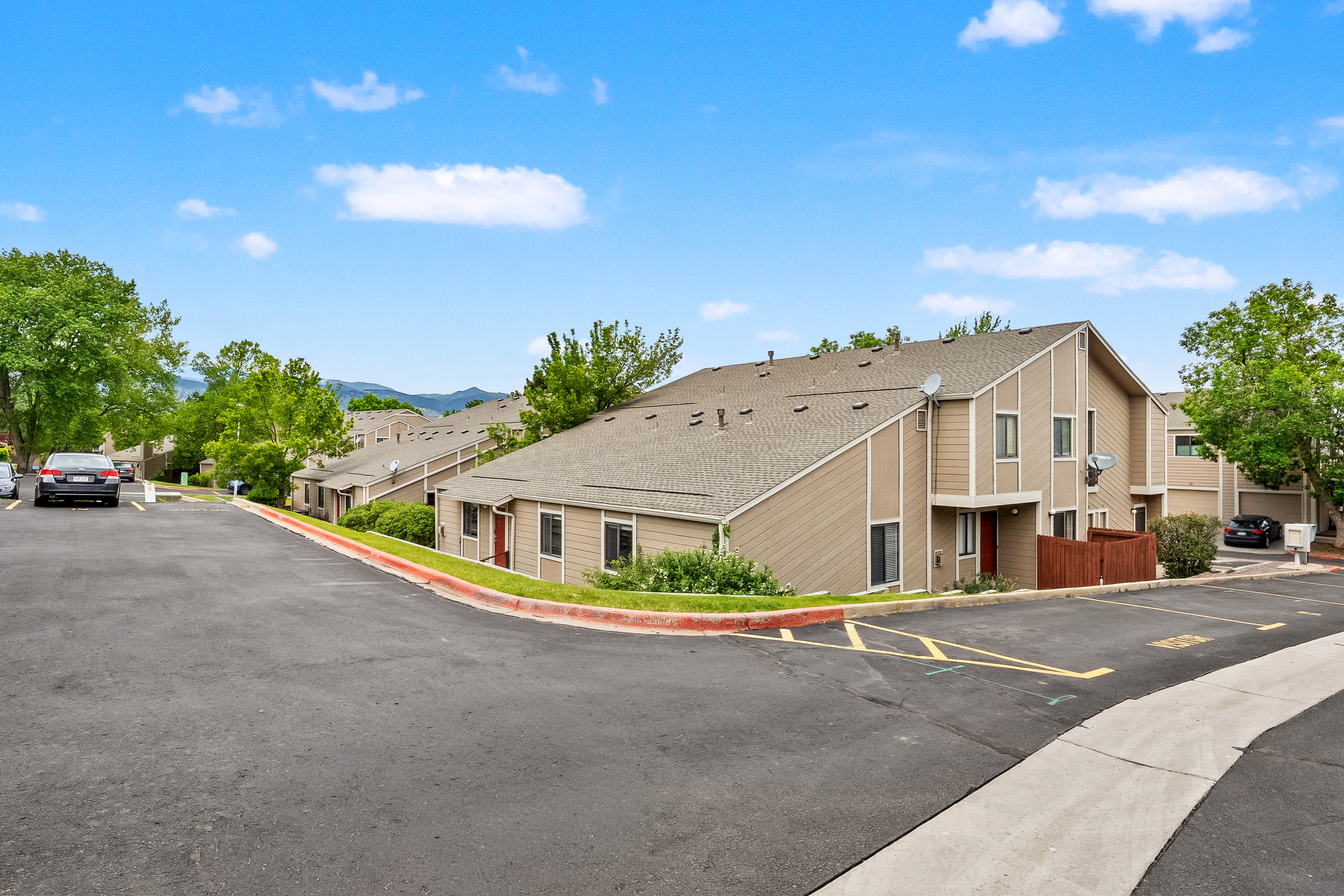  Affordable Townhome in the Highly Desired Table Mountain Heights Community - 物件實景
