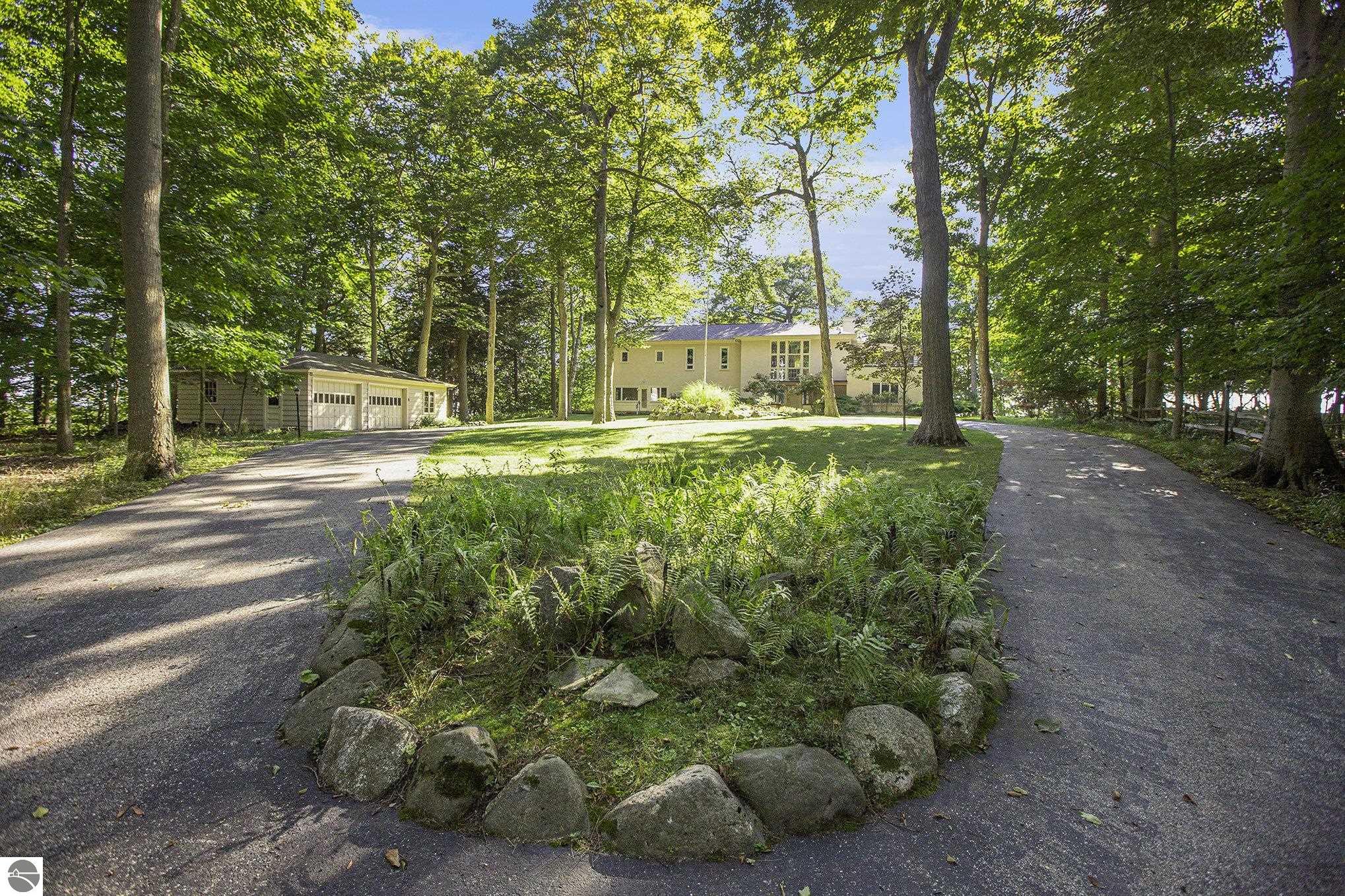 Frankfort, Michigan, 49635-9746, United States, 7 Bedrooms Bedrooms, ,5 BathroomsBathrooms,Residential,For Sale,1975140