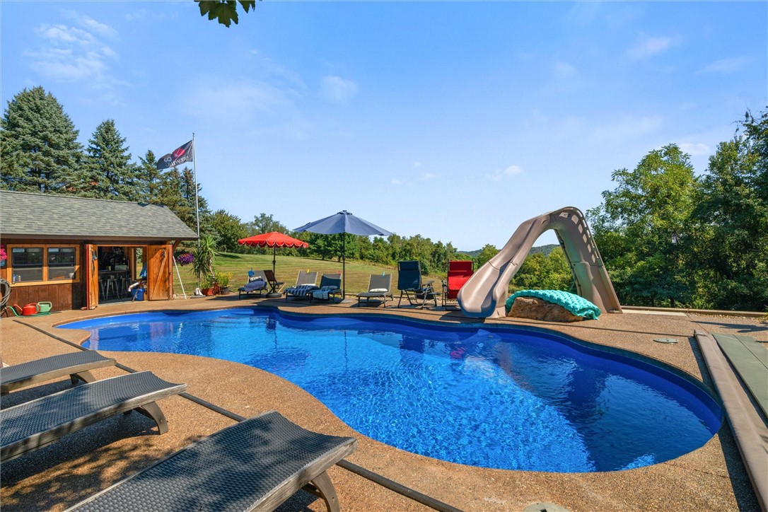 South Strabane, Pennsylvania, 15301, United States, 5 Bedrooms Bedrooms, ,5 BathroomsBathrooms,Residential,For Sale,2003088