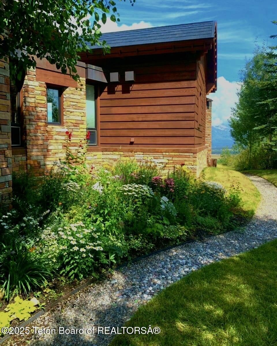 Jackson, Wyoming, 83001, United States, 4 Bedrooms Bedrooms, ,5 BathroomsBathrooms,Residential,For Sale,1851066