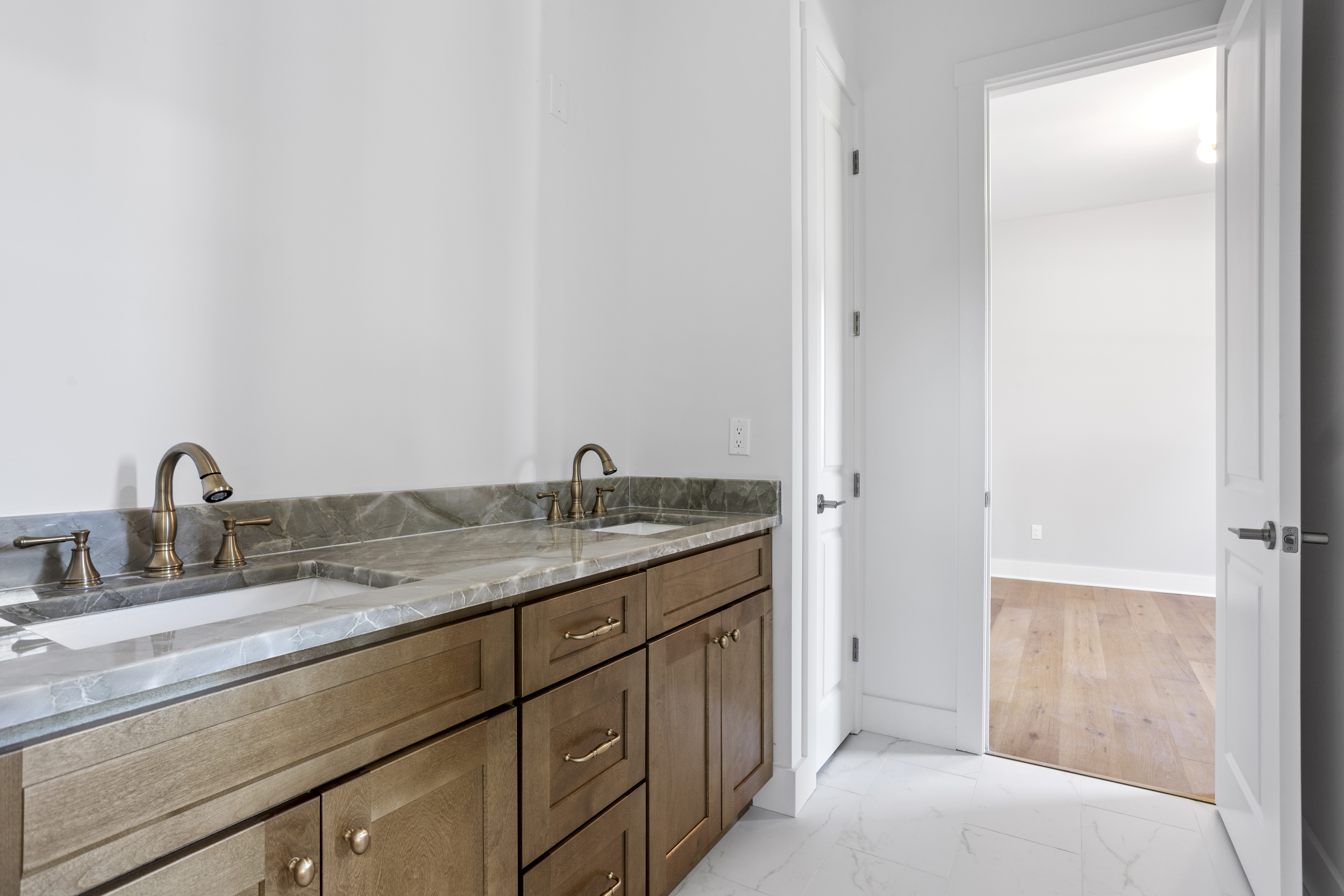 Tampa, Florida, 33611, United States, 4 Bedrooms Bedrooms, ,3 BathroomsBathrooms,Residential,For Sale,1977449