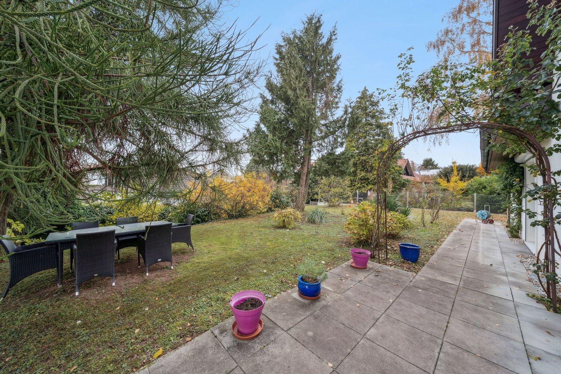  Luxurious detached villa in sought-after neighborhood - 物件實景