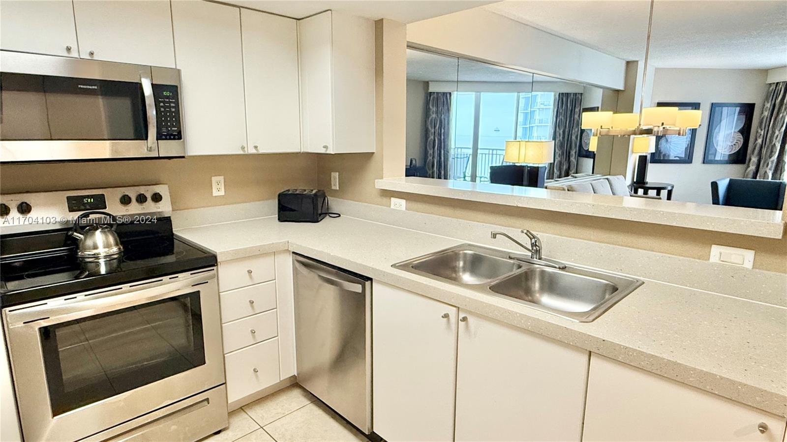 Sunny Isles Beach, Florida, 33160, United States, 1 Bedroom Bedrooms, ,1 BathroomBathrooms,Residential,For Sale,1761868
