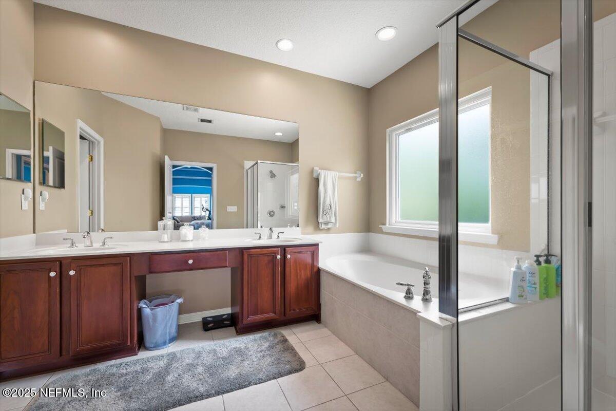 Jacksonville, Florida, 32256, United States, 5 Bedrooms Bedrooms, ,4 BathroomsBathrooms,Residential,For Sale,1974512