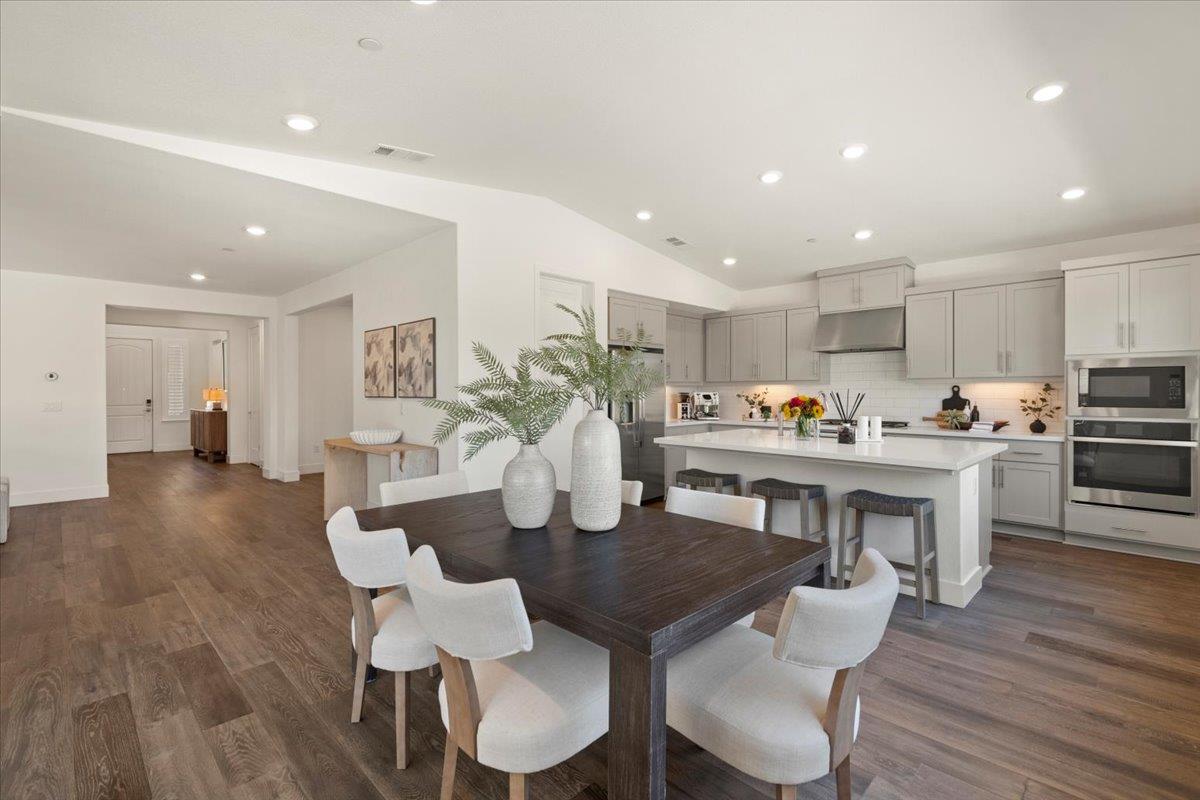 Gilroy, California, 95020, United States, 4 Bedrooms Bedrooms, ,3 BathroomsBathrooms,Residential,For Sale,1907628