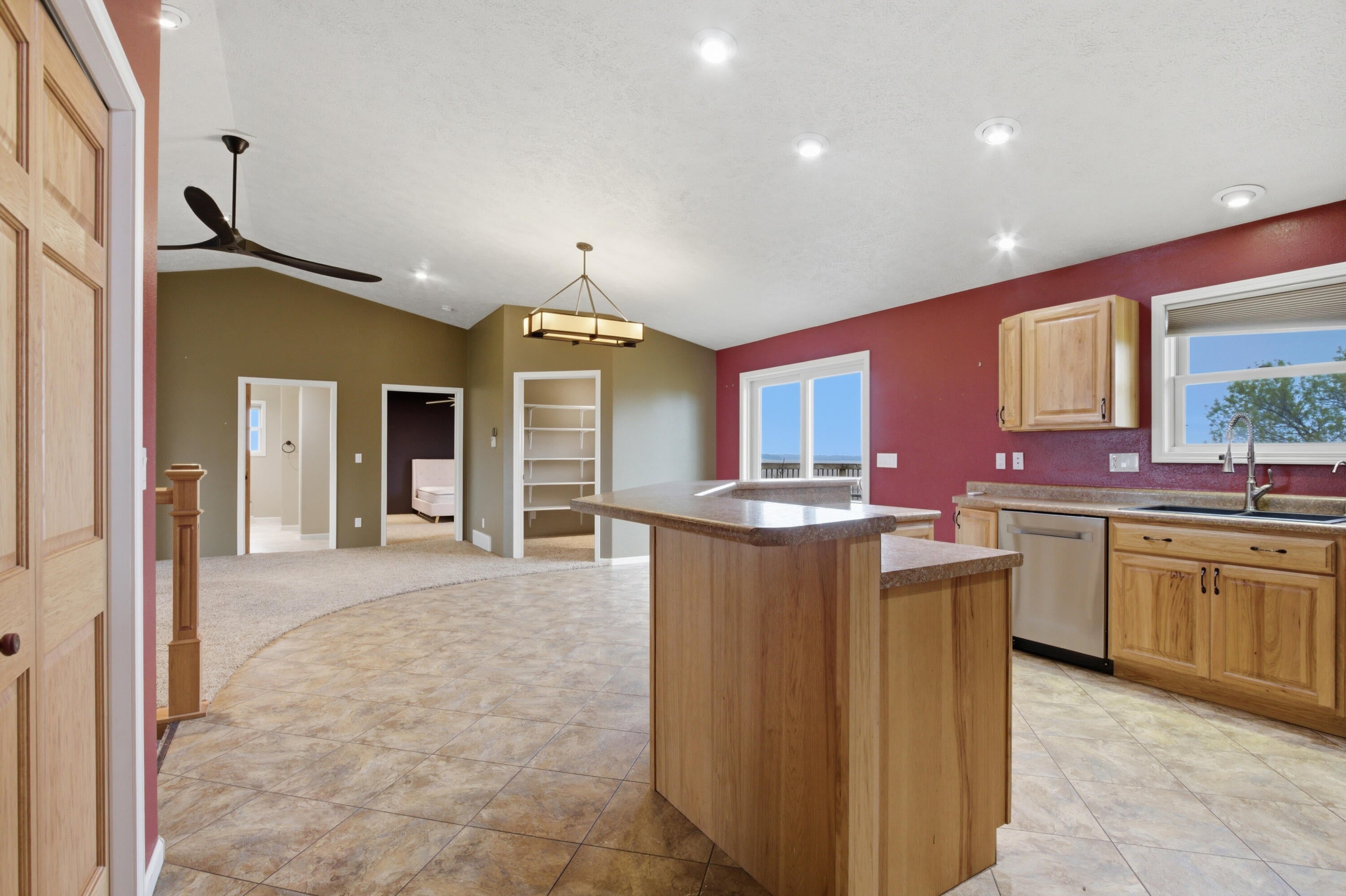Selby, South Dakota, 57472, United States, 4 Bedrooms Bedrooms, ,Residential,For Sale,2049409