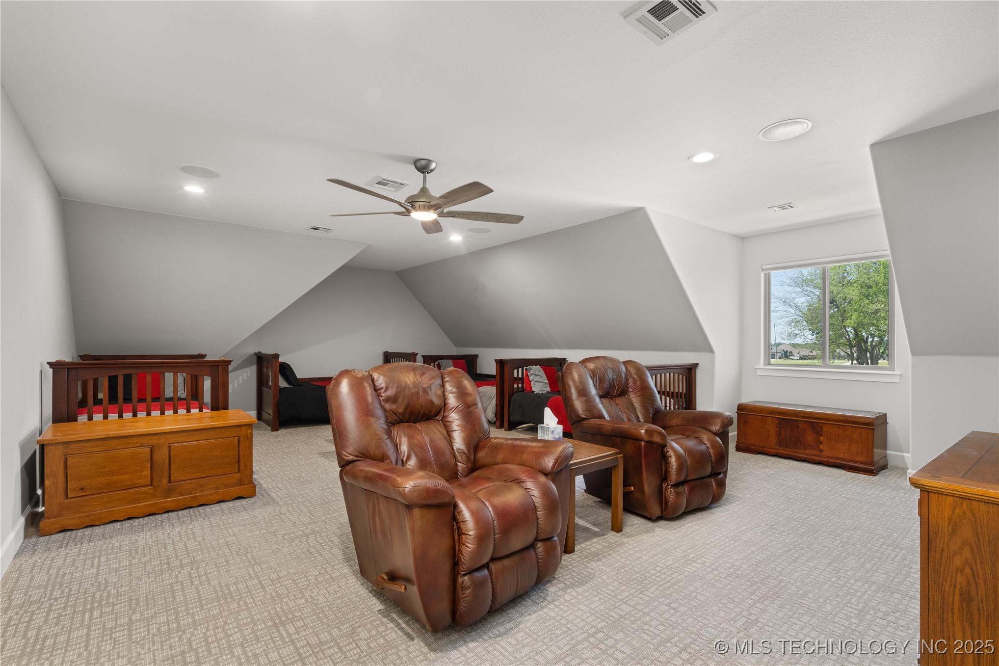 Fort Gibson, Oklahoma, 74434, United States, 4 Bedrooms Bedrooms, ,4 BathroomsBathrooms,Residential,For Sale,2005878