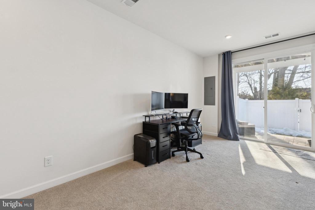 Alexandria, Virginia, 22306, United States, 3 Bedrooms Bedrooms, ,4 BathroomsBathrooms,Residential,For Sale,2019701