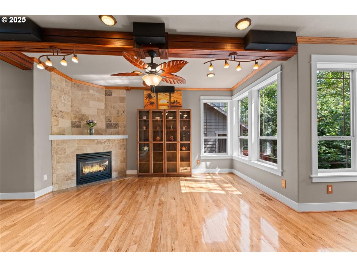 Portland, Oregon, 97266, United States, 4 Bedrooms Bedrooms, ,3 BathroomsBathrooms,Residential,For Sale,1836863