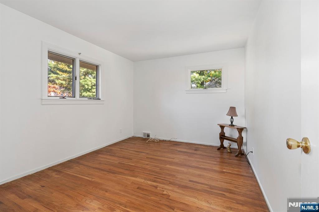 Midland Park, New Jersey, 07432, United States, 3 Bedrooms Bedrooms, ,2 BathroomsBathrooms,Residential,For Sale,1989526