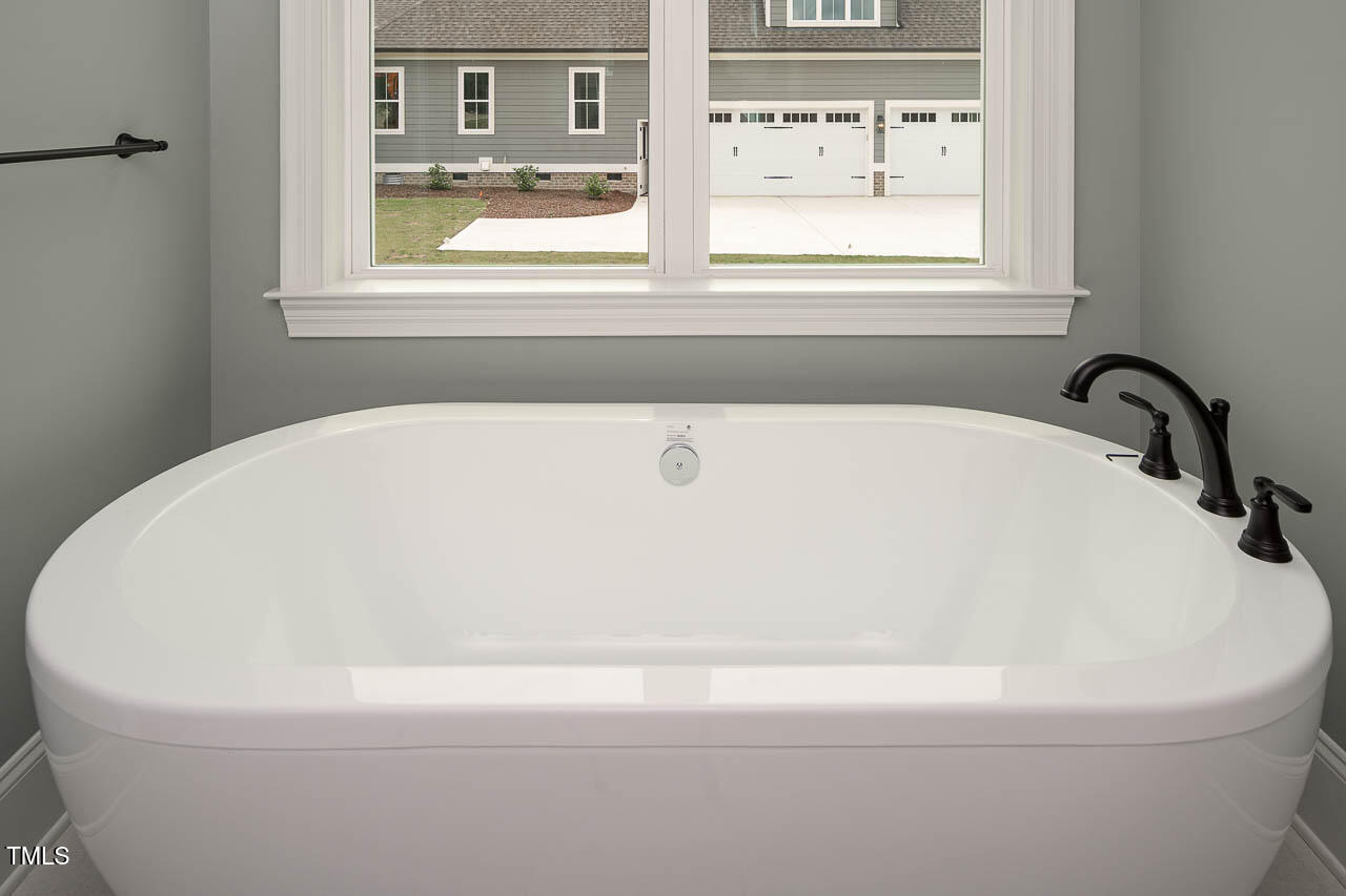 Zebulon, North Carolina, 27597, United States, 4 Bedrooms Bedrooms, ,5 BathroomsBathrooms,Residential,For Sale,1829128