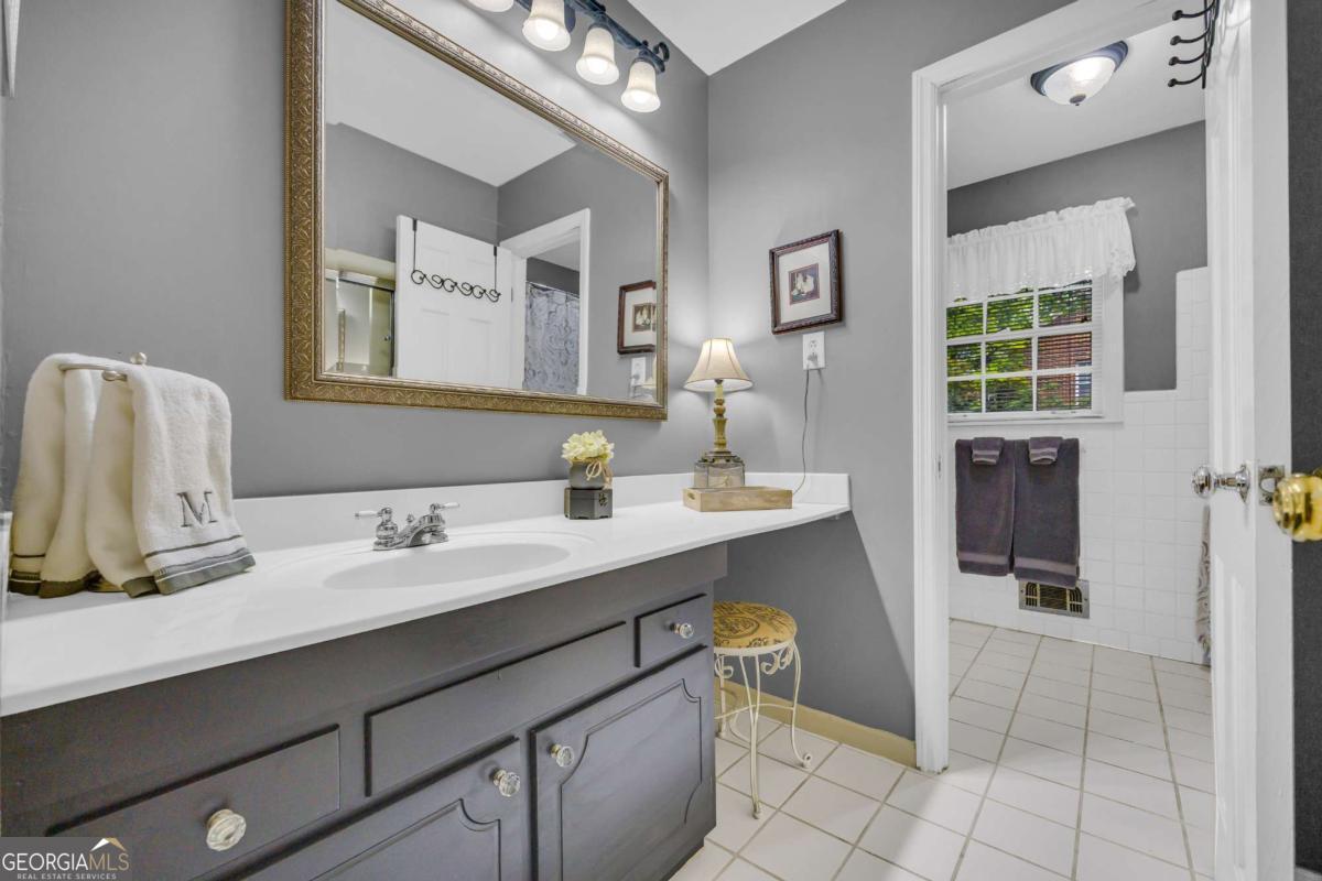 Athens, Georgia, 30606, United States, 5 Bedrooms Bedrooms, ,3 BathroomsBathrooms,Residential,For Sale,1896838