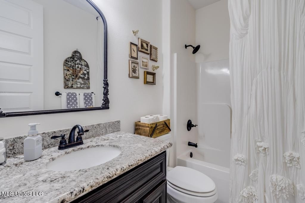 Biloxi, Mississippi, 39531, United States, 4 Bedrooms Bedrooms, ,3 BathroomsBathrooms,Residential,For Sale,1974223