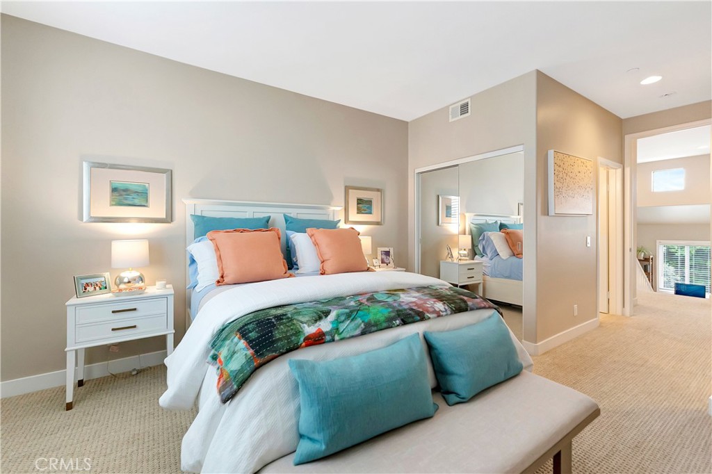 Huntington Beach, California, 92648, United States, 2 Bedrooms Bedrooms, ,3 BathroomsBathrooms,Residential,For Sale,1992033