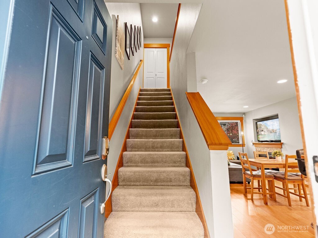 Seattle, Washington, 98144, United States, 2 Bedrooms Bedrooms, ,2 BathroomsBathrooms,Residential,For Sale,1987312