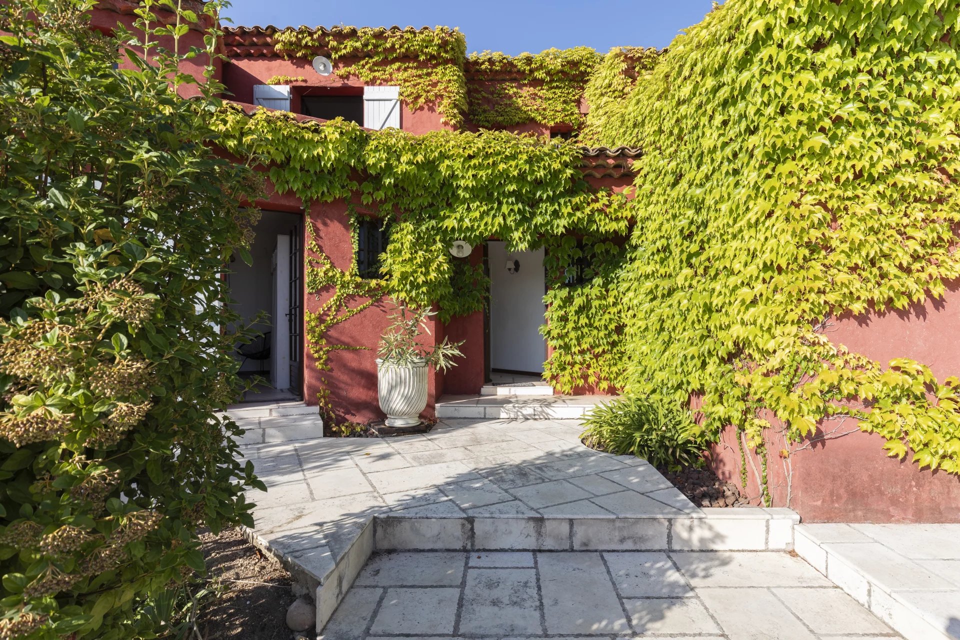 Saint-Paul-de-Vence, Provence-Alpes-Côte d’Azur, 06570, FR, 8 Bedrooms Bedrooms, ,8 BathroomsBathrooms,Residential,For Sale,1622616