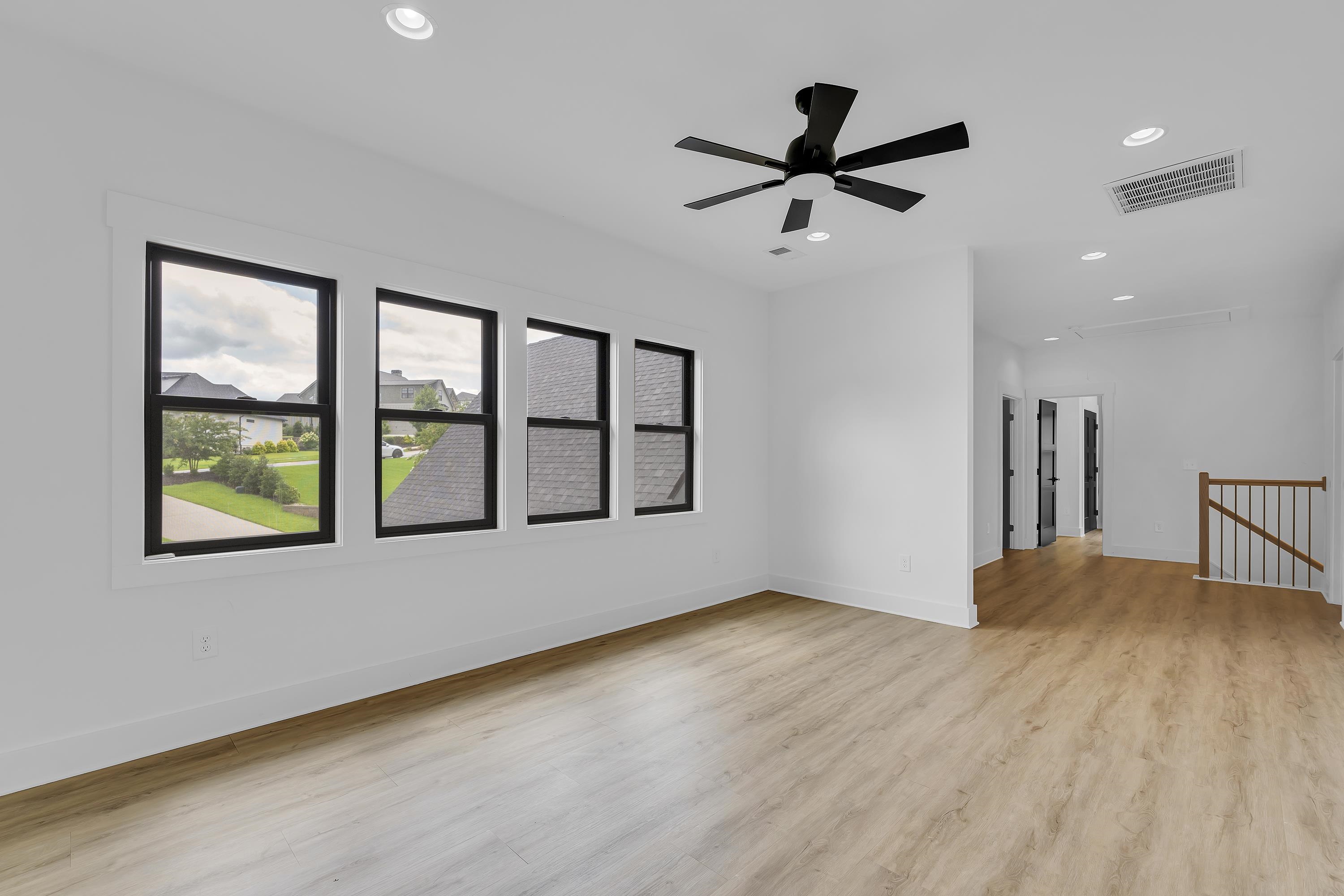 Simpsonville, South Carolina, 29681, United States, 5 Bedrooms Bedrooms, ,5 BathroomsBathrooms,Residential,For Sale,1913454