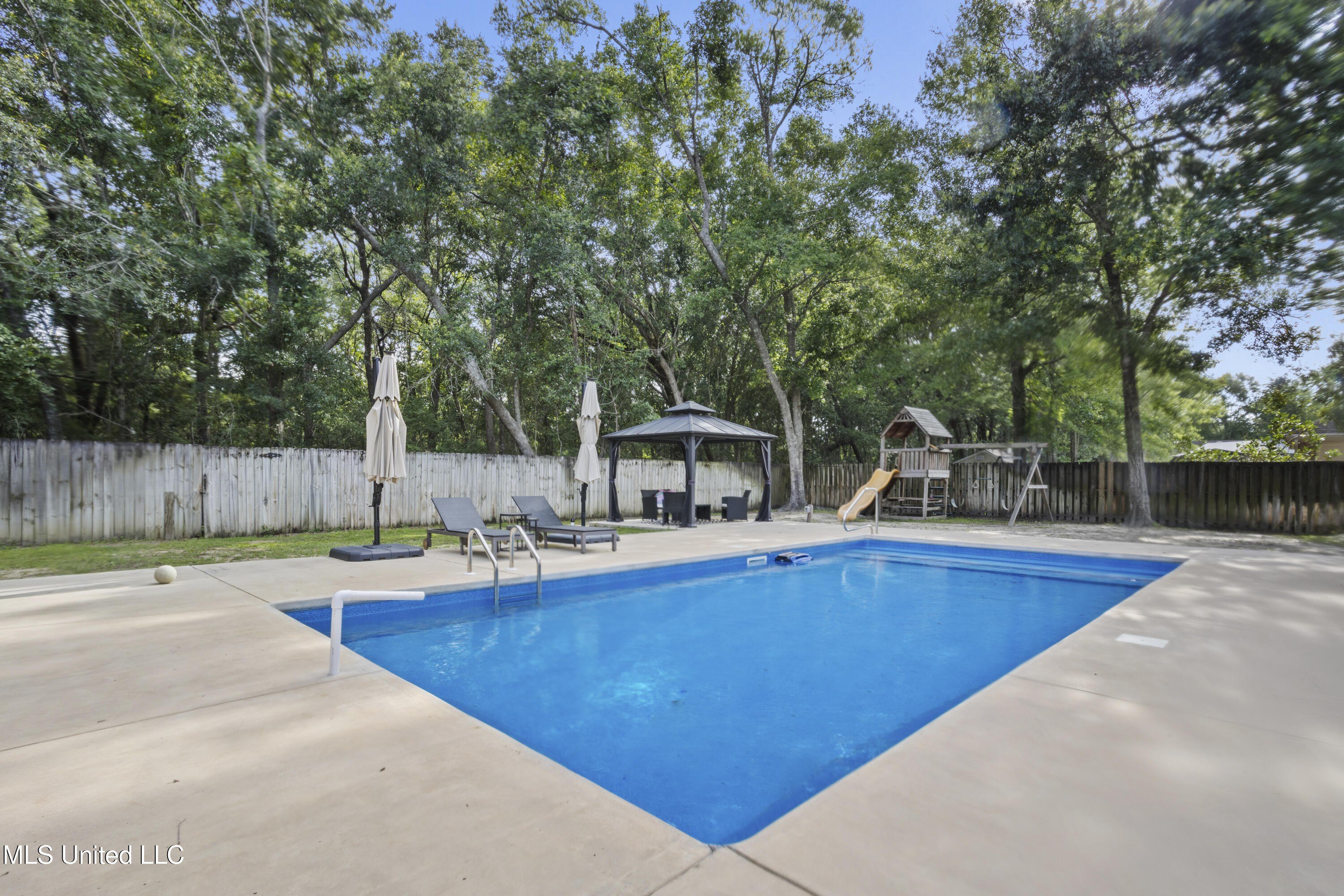 Ocean Springs, Mississippi, 39564, United States, 4 Bedrooms Bedrooms, ,3 BathroomsBathrooms,Residential,For Sale,1976002