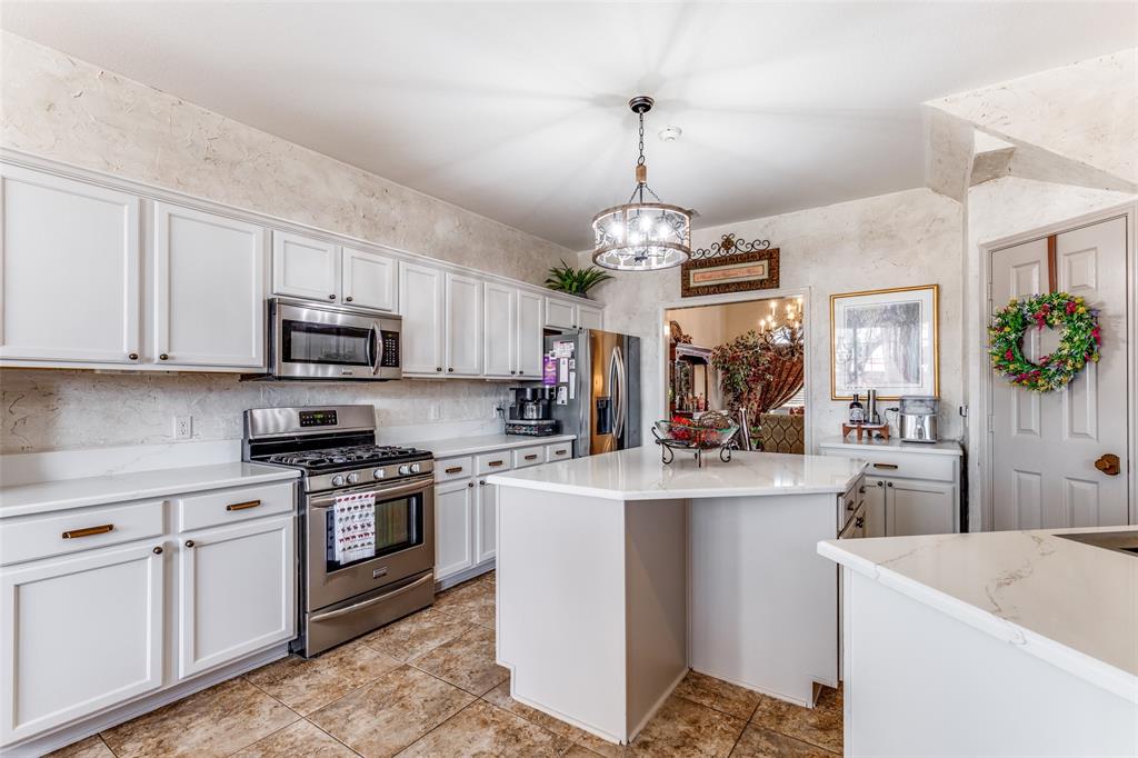 Carrollton, Texas, 75010, United States, 4 Bedrooms Bedrooms, ,4 BathroomsBathrooms,Residential,For Sale,2019559