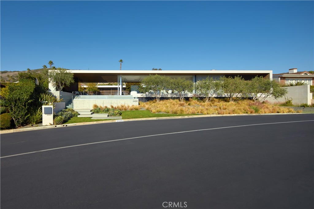 Laguna Beach, California, 92651, United States, 4 Bedrooms Bedrooms, ,6 BathroomsBathrooms,Residential,For Sale,1988252