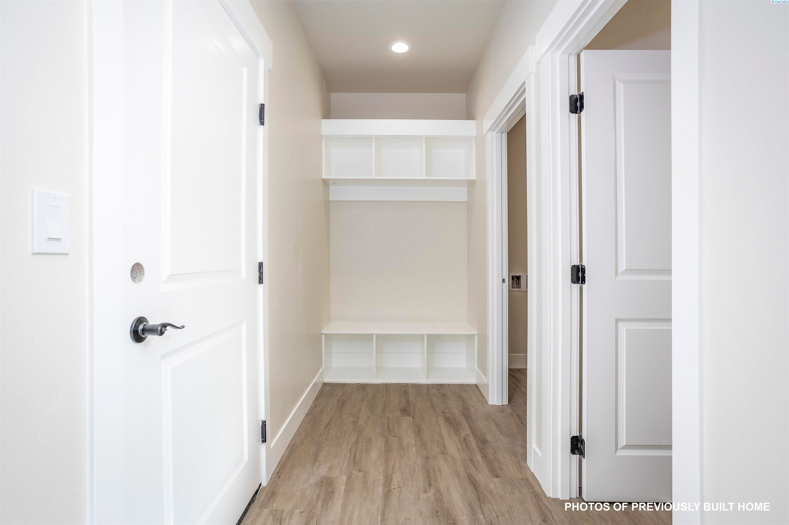 Richland, Washington, 99352, United States, 4 Bedrooms Bedrooms, ,2 BathroomsBathrooms,Residential,For Sale,1980834