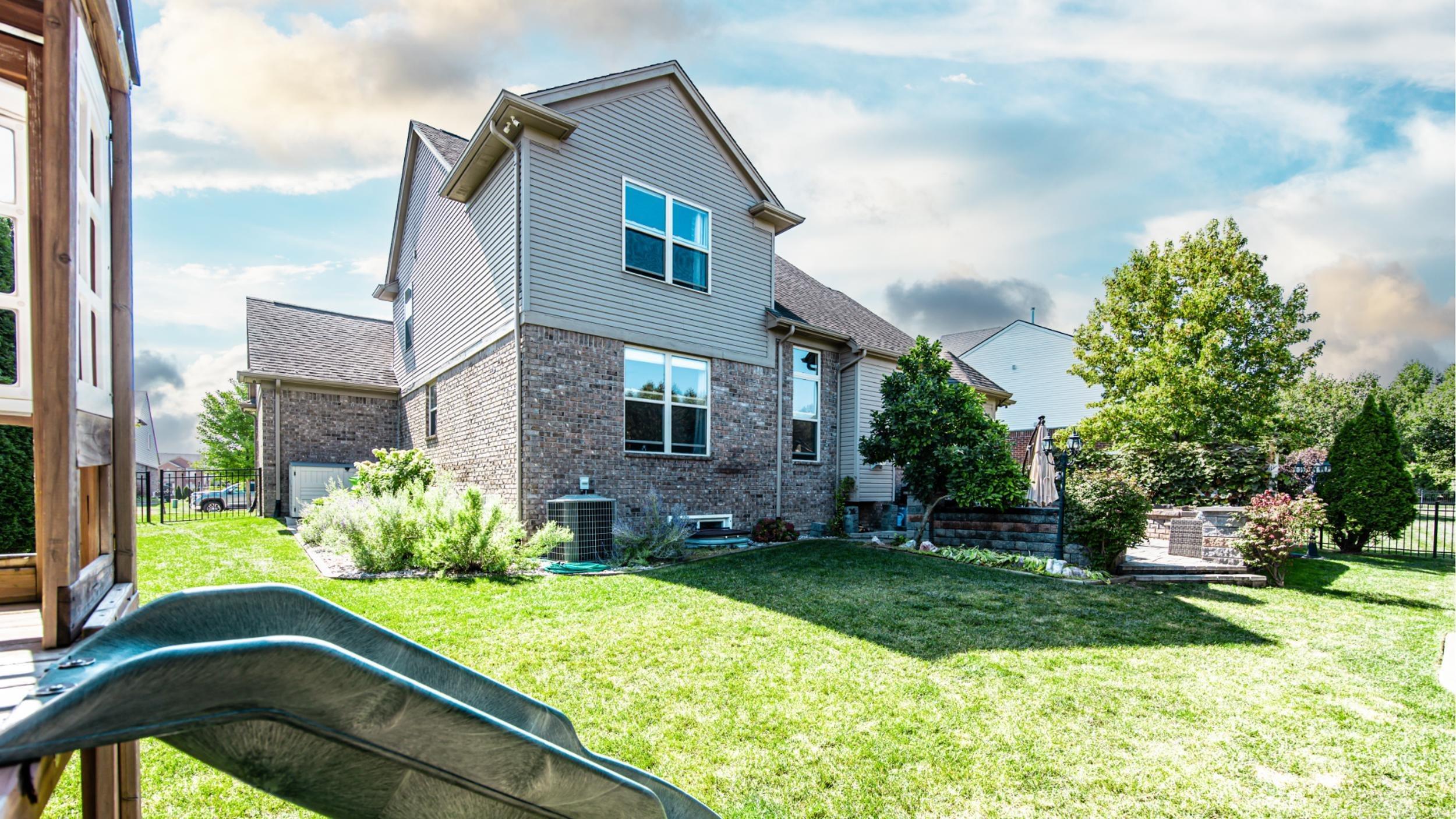 Macomb, Michigan, 48044, United States, 4 Bedrooms Bedrooms, ,3 BathroomsBathrooms,Residential,For Sale,1983565