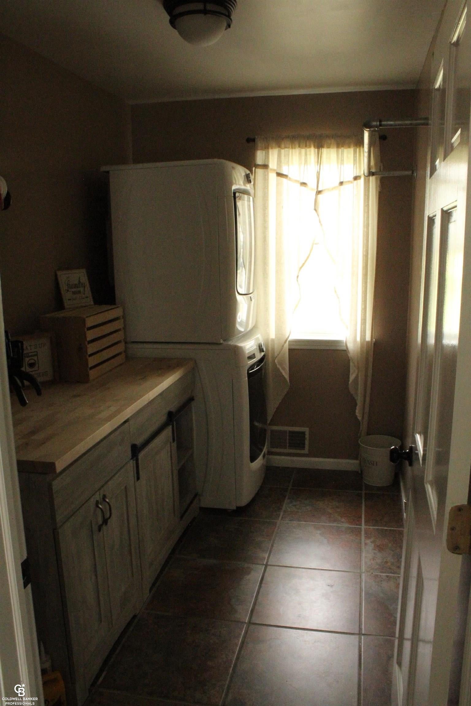 Brown City, Michigan, 48416, United States, 3 Bedrooms Bedrooms, ,3 BathroomsBathrooms,Residential,For Sale,1885878
