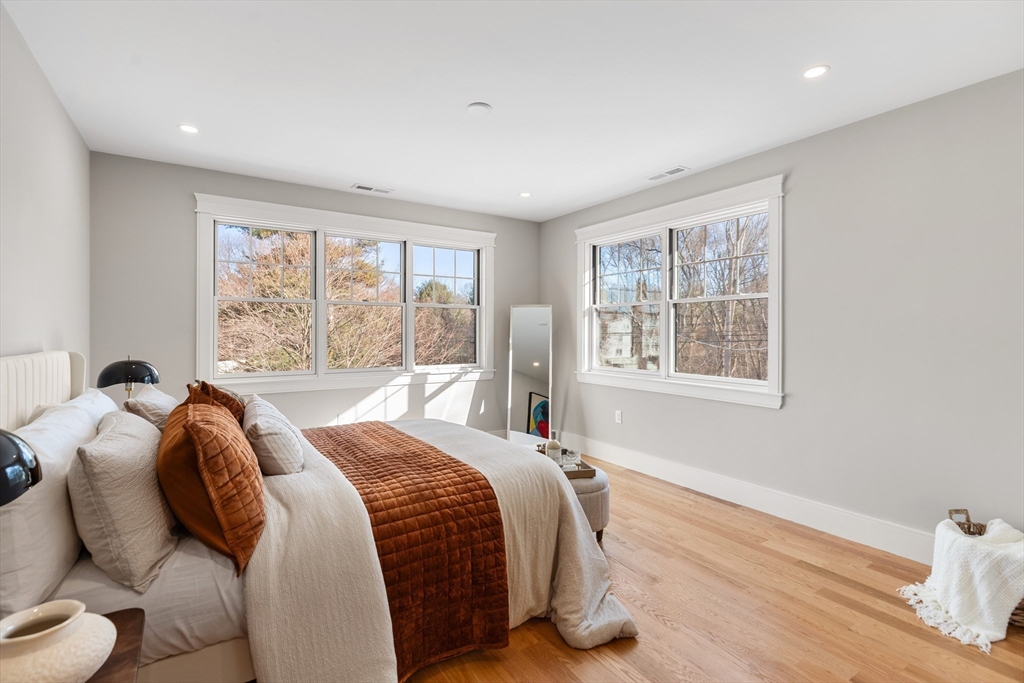 Concord, Massachusetts, 01742, United States, 4 Bedrooms Bedrooms, ,4 BathroomsBathrooms,Residential,For Sale,2005655