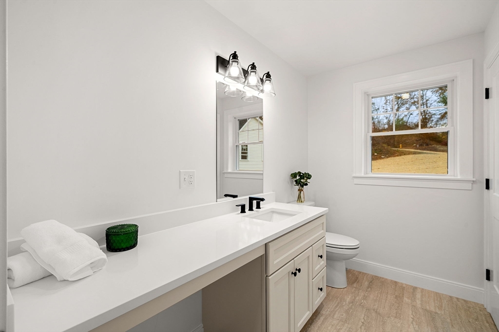 Haverhill, Massachusetts, 01830, United States, 4 Bedrooms Bedrooms, ,4 BathroomsBathrooms,Residential,For Sale,1993462