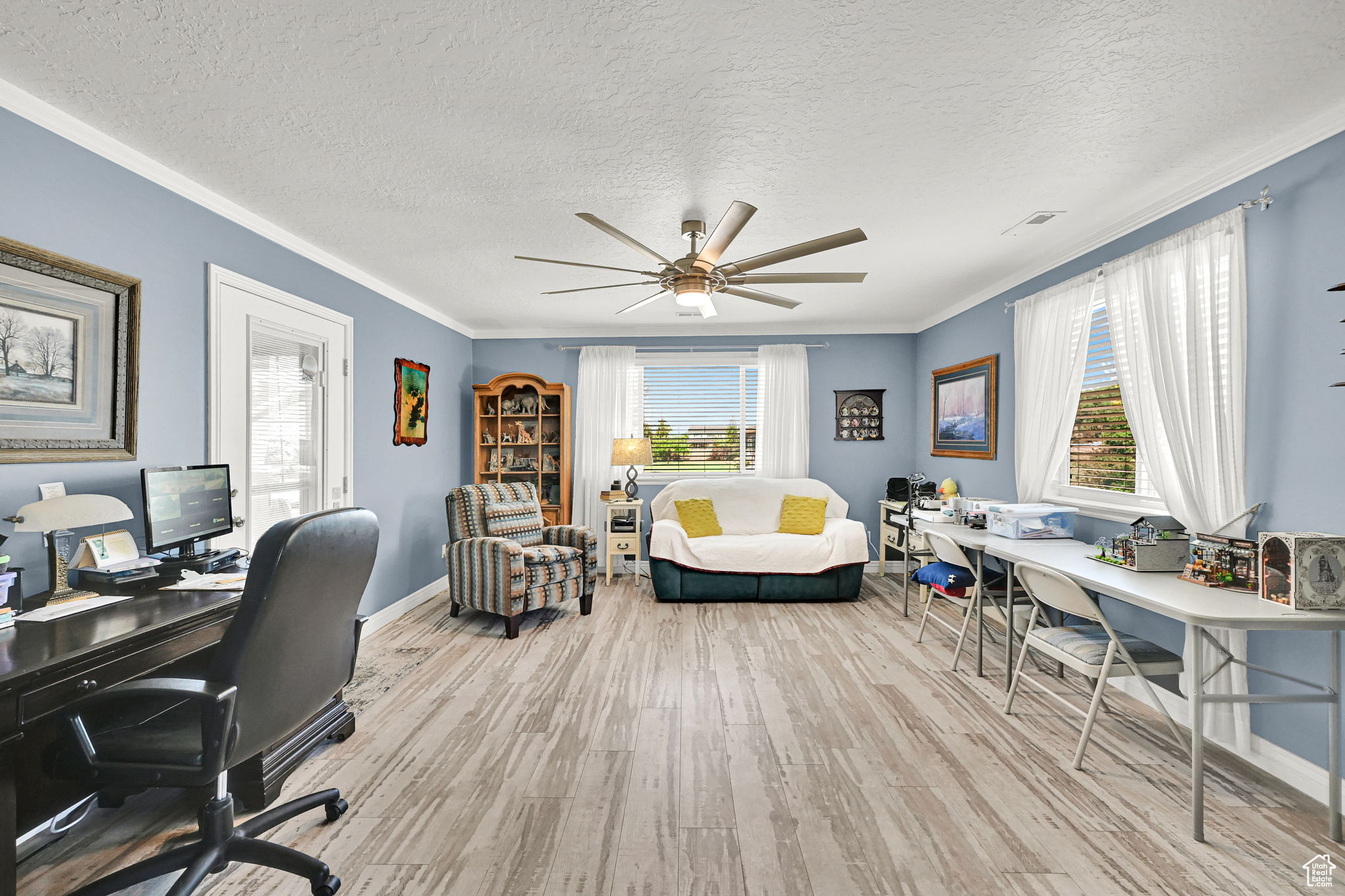 Farr West, Utah, 84404, United States, 4 Bedrooms Bedrooms, ,3 BathroomsBathrooms,Residential,For Sale,1865277
