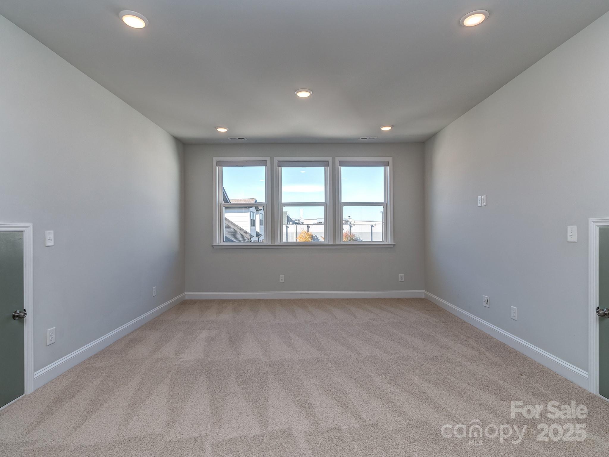 Charlotte, North Carolina, 28277, United States, 4 Bedrooms Bedrooms, ,4 BathroomsBathrooms,Residential,For Sale,1989428