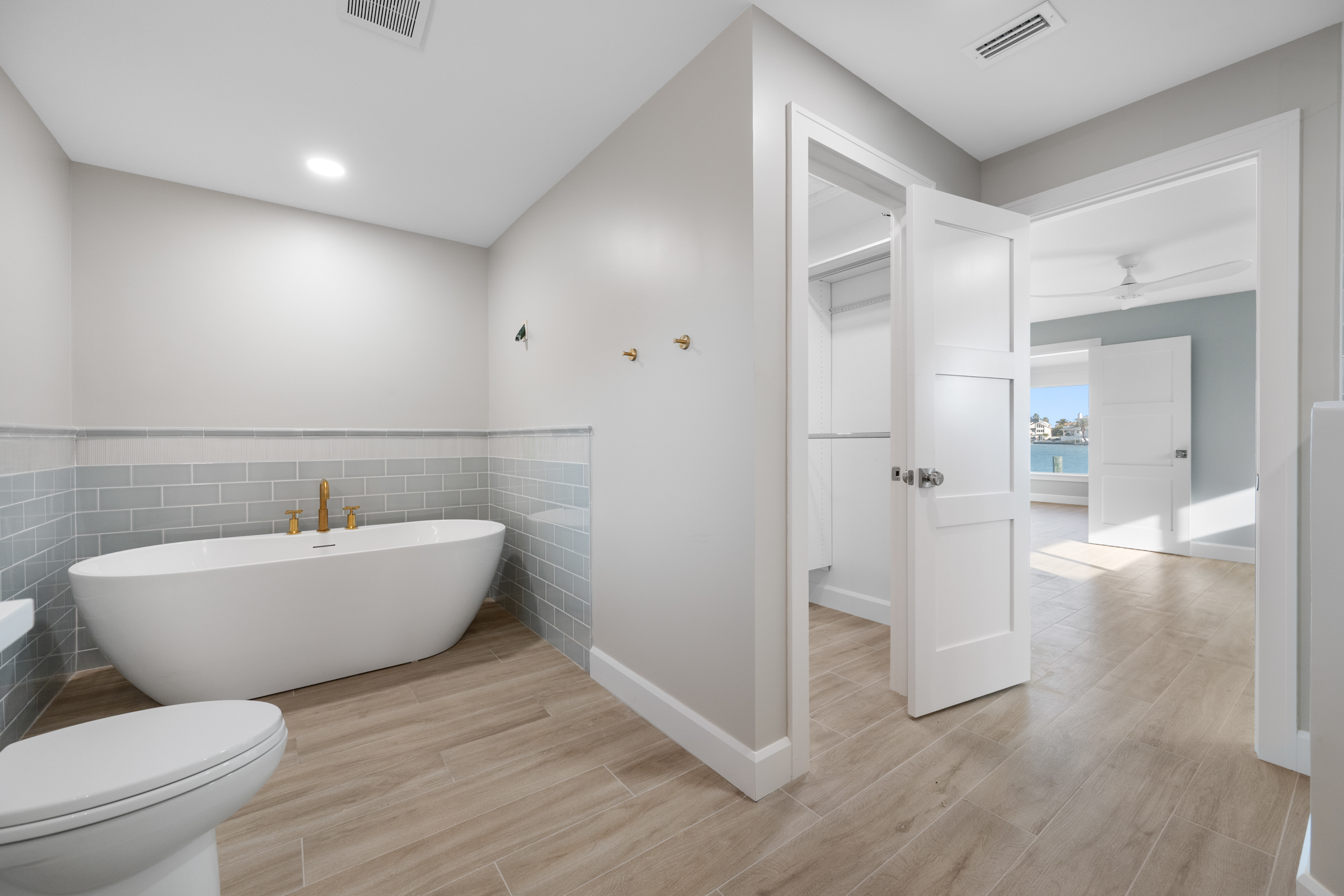 St Pete Beach, Florida, 33706, United States, 4 Bedrooms Bedrooms, ,3 BathroomsBathrooms,Residential,For Sale,2009657