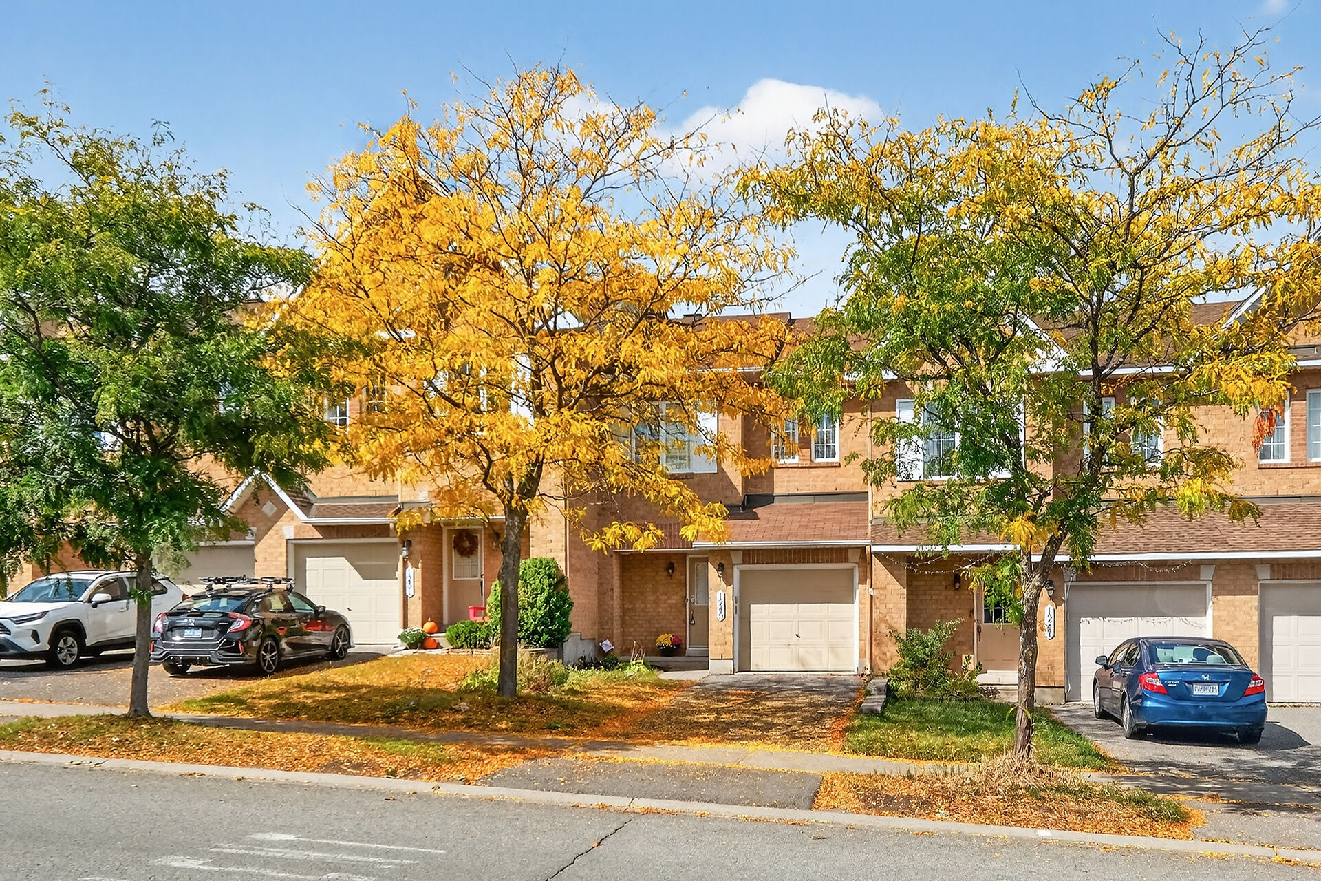 Ottawa, Ontario, K2W1E1, CA, 3 Bedrooms Bedrooms, ,3 BathroomsBathrooms,Residential,For Sale,1995671