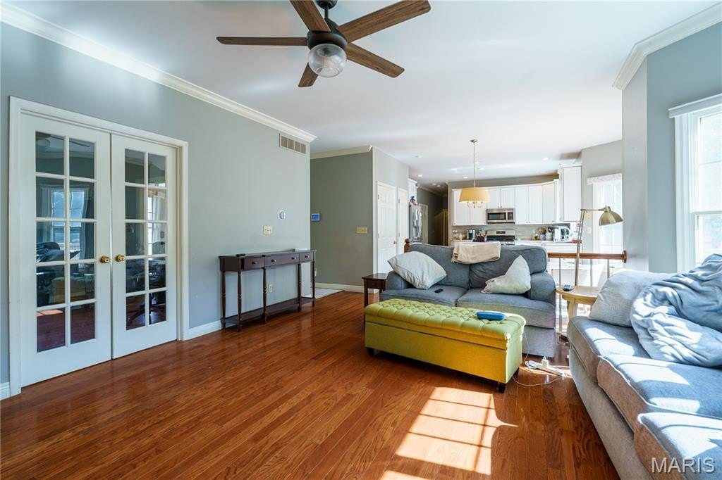 Glen Carbon, Illinois, 62034, United States, 5 Bedrooms Bedrooms, ,4 BathroomsBathrooms,Residential,For Sale,1977133