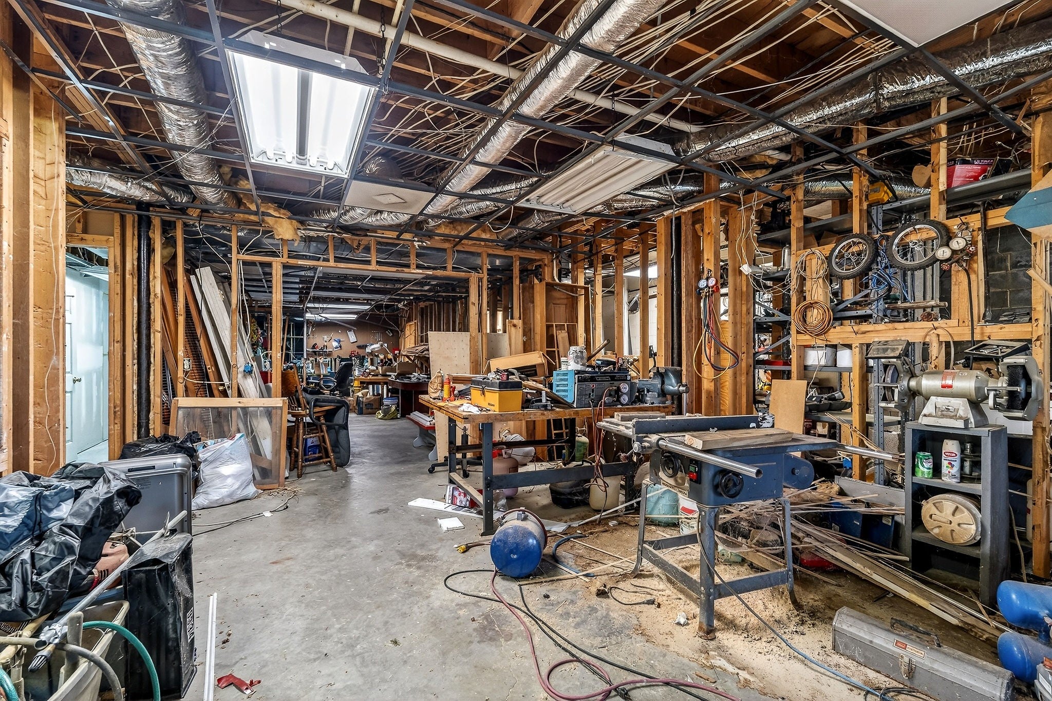 Smithville, Tennessee, 37166, United States, 6 Bedrooms Bedrooms, ,6 BathroomsBathrooms,Residential,For Sale,2008890