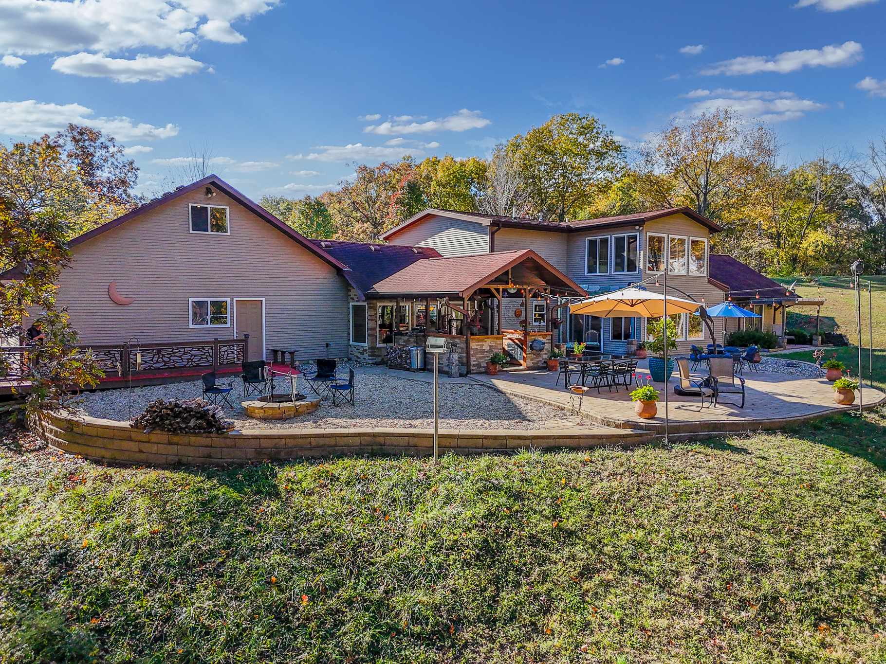 Charelston, Illinois, 61920, United States, 3 Bedrooms Bedrooms, ,3 BathroomsBathrooms,Residential,For Sale,1988576