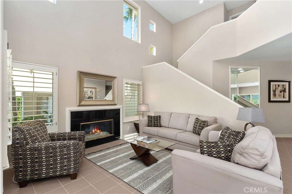 Long Beach, California, 90803, United States, 3 Bedrooms Bedrooms, ,3 BathroomsBathrooms,Residential,For Sale,1989113