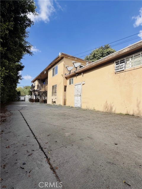 Los Angeles, California, 90059, United States, 11 Bedrooms Bedrooms, ,Residential,For Sale,1975750
