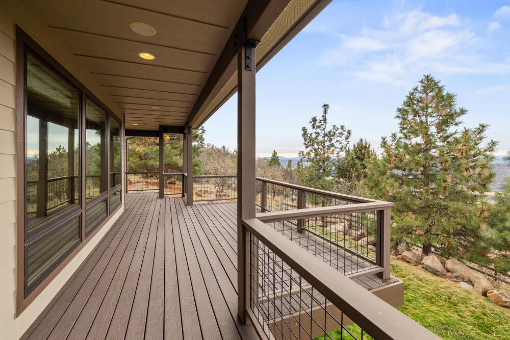 Klamath Falls, Oregon, 97601, United States, 4 Bedrooms Bedrooms, ,3 BathroomsBathrooms,Residential,For Sale,1987766